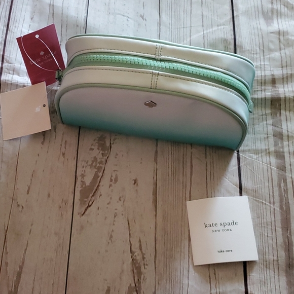 ♠️1 New Kate Spade Medium Cosmetic Case♠️ - Picture 4 of 10